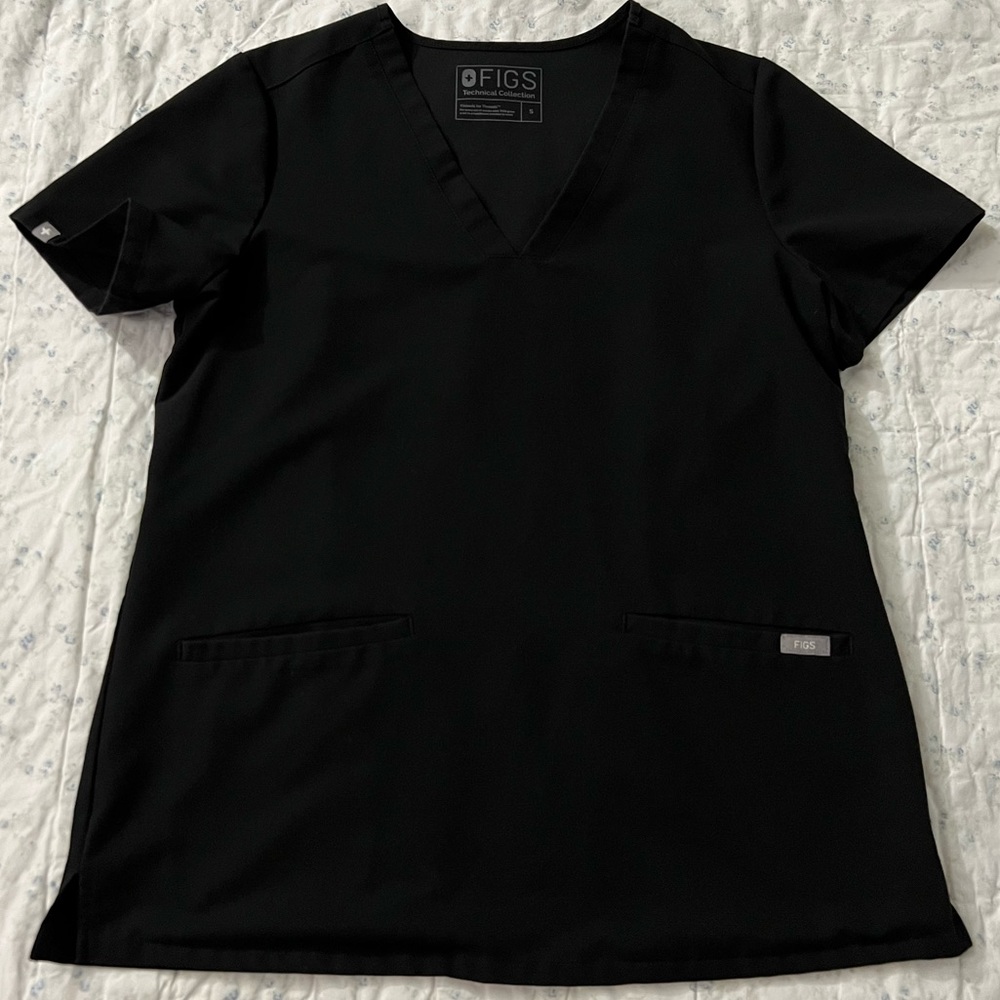 FIGS- Casma 3 Pocket Top (Small)
